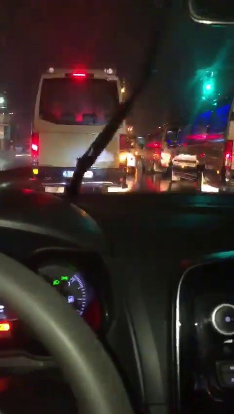 Dolmuşçular Tünel Kapatıp Asker Eğlencesi Yaptı