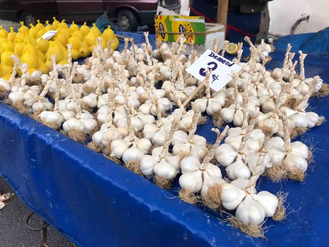 Sarımsağın Demeti 3, Kilosu 20 Liraya Kadar Düştü