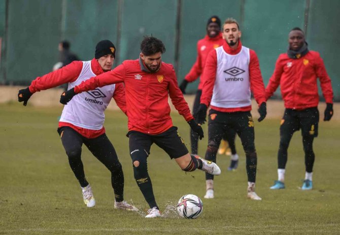 Göztepe, Derbiye Hazırlanıyor