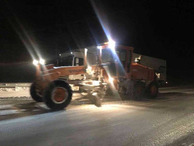 Antalya-konya Karayolu Tırlar Hariç Araç Trafiğine Açıldı