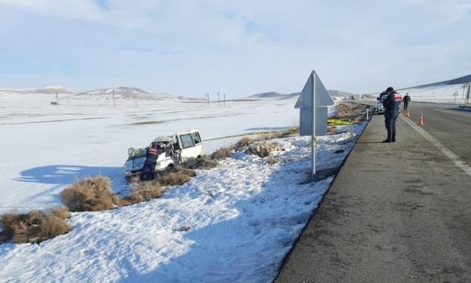 Karaman’da Servis Minibüsü Devrildi: 1 Ölü, 5 Yaralı