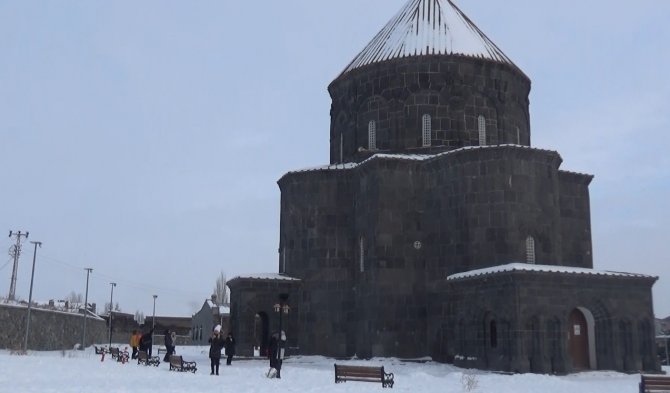 Kars’a Turistlerden Yoğun İlgi