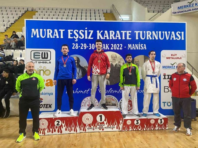Kartepeli Sporcular Evlerine Dereceyle Döndü