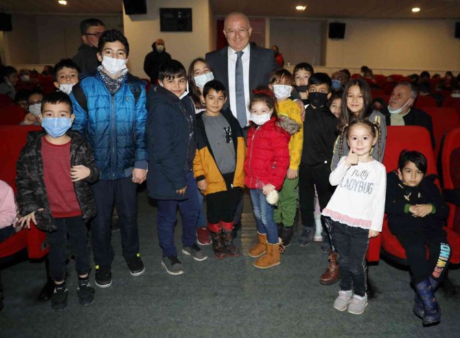 Menteşe Belediyesi’nden Öğrencilere Ücretsiz Sinema