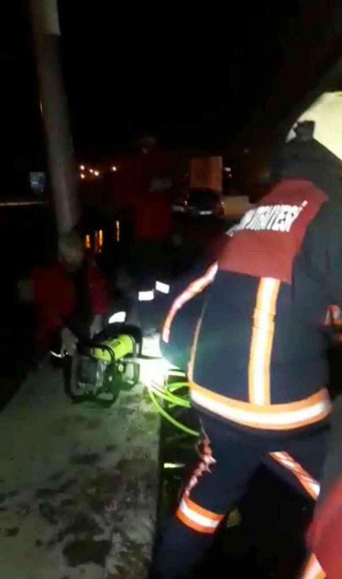Dorse İle Lastik Arasında Sıkışan Sürücü Hayatını Kaybetti
