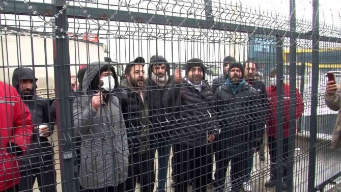 Migros Deposunda Çalışanlar İş Bırakma Eylemi Başlattı