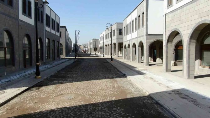 Diyarbakır’da Yenikapı Açık Hava Yaşam Ve Kültür Merkezinde 52 Dükkan Kiralamaya Sunuldu