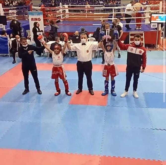 Vanlı Kick Boksçulardan 5 Türkiye Şampiyonluğu