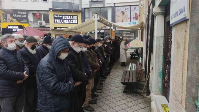 Oğlu Tarafından Öldürülen Adam Son Yolculuğuna Uğurlandı