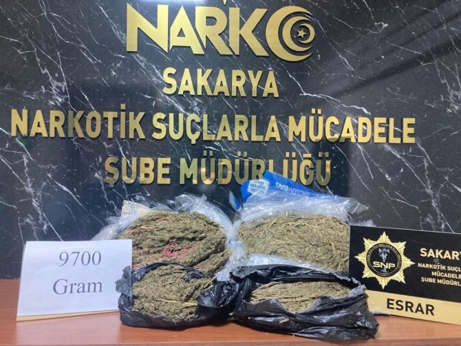 Sakarya’da 10 Kilo Uyuşturucu Ele Geçirildi: 10 Tutuklama