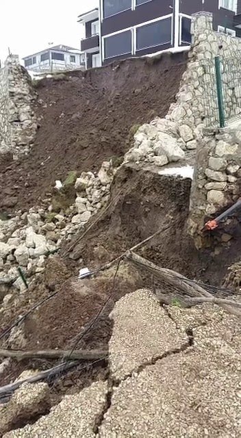 Eriyen Kar Heyelana Sebep Oldu