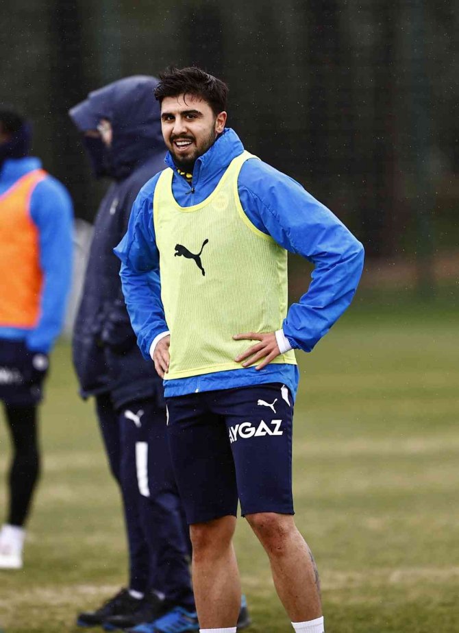 Fenerbahçe’de Ozan Tufan Antrenmanlara Başladı