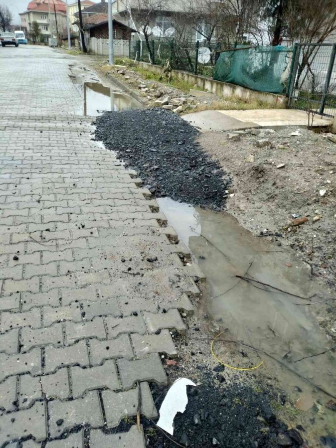 Bozuk Yollar Pes Dedirtti
