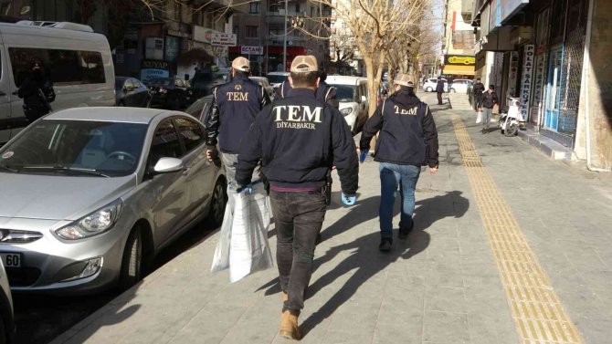 İ̇hd Diyarbakır Şube Sekreteri, Terör Soruşturmasında Gözaltına Alındı