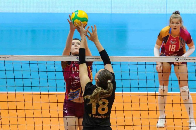 Vakıfbank, İ̇talya’dan Galibiyetle Dönüyor