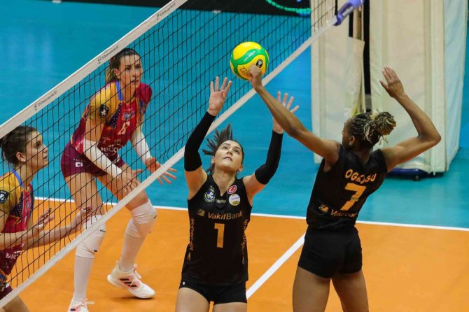 Vakıfbank, İ̇talya’dan Galibiyetle Dönüyor