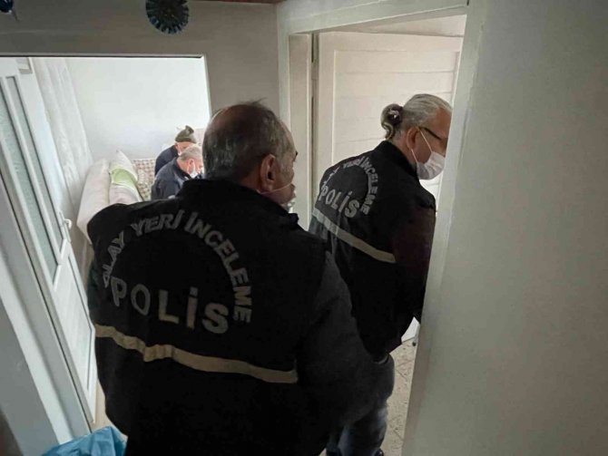 Yaşlı Kadın Yemek Yaparken Çıkan Yangında Öldü