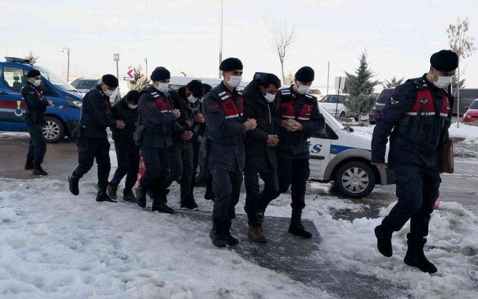 29 Günde 13 Yerden Hırsızlık Yaptılar, Jasat’ın Operasyonuyla Yakalandılar