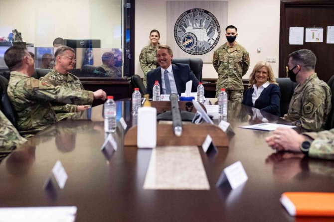 Abd Ankara Büyükelçisi Jeff Flake, İ̇ncirlik’te