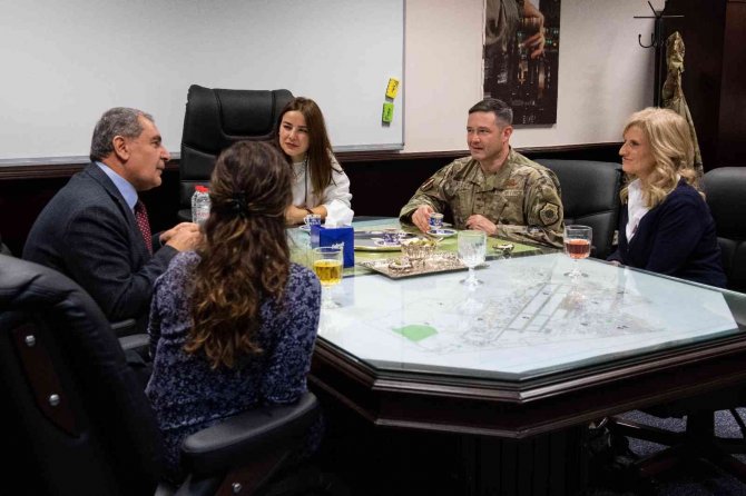 Abd Ankara Büyükelçisi Jeff Flake, İ̇ncirlik’te
