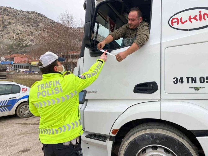 Nallıhan’da Kış Lastiği Denetimi Yapıldı