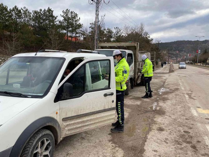 Nallıhan’da Kış Lastiği Denetimi Yapıldı