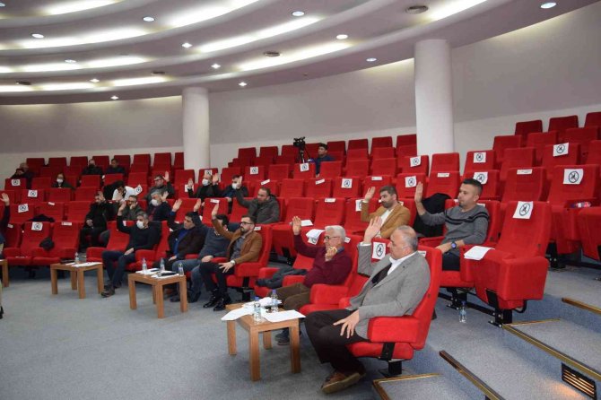 Kumluca Belediyesi Meclis Toplantısı’nda Mhp’liler Meclisi Terk Etti