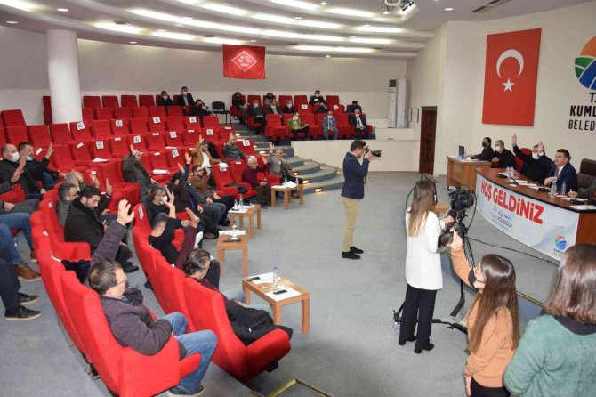 Kumluca Belediyesi Meclis Toplantısı’nda Mhp’liler Meclisi Terk Etti