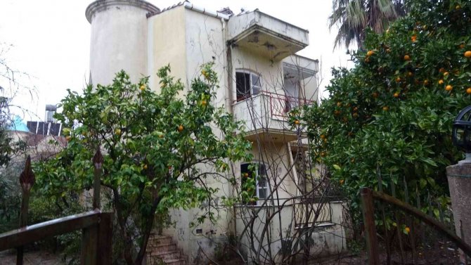 Kuş Avlamak İçin Çıktığı Metruk Binada Çürümüş Ceset Buldu