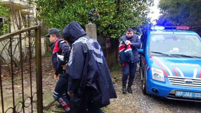 Kuş Avlamak İçin Çıktığı Metruk Binada Çürümüş Ceset Buldu