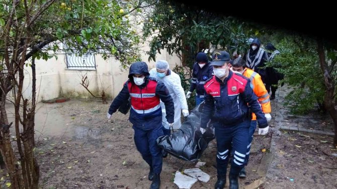 Kuş Avlamak İçin Çıktığı Metruk Binada Çürümüş Ceset Buldu