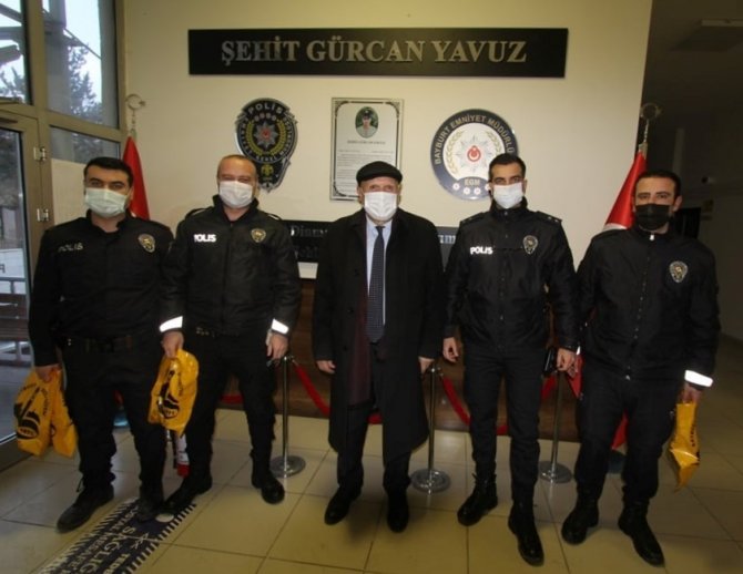 Bayburt Belediyesi’nden Kandil Simidi İkramı