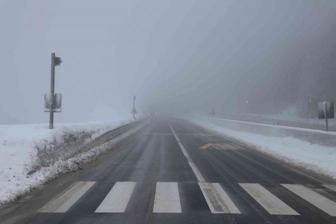 Bolu Dağı’nda Yoğun Sis Etkili Oluyor