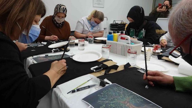 Sanatla Kansere Meydan Okuyorlar