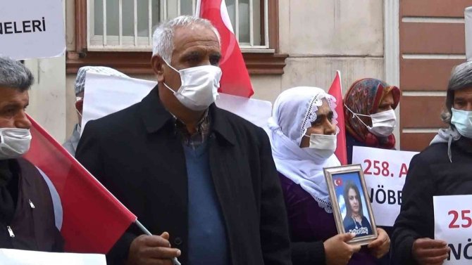 Evlat Nöbetinin 886’ncı Gününde 258’inci Aile Nöbete Katıldı