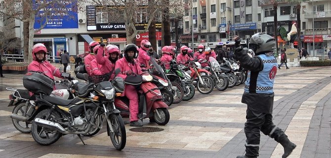 Denizli’de Yemek Sepeti Banabi Motokuryeleri Kontak Kapattı