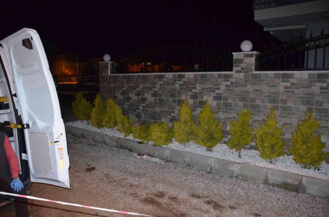 Didim’de Yol Kenarında Ceset Bulundu