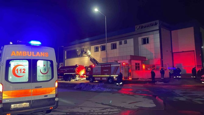 Fabrikadan Çıkan Dumanlar Korkuttu