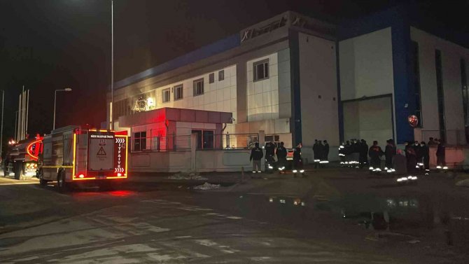 Fabrikadan Çıkan Dumanlar Korkuttu