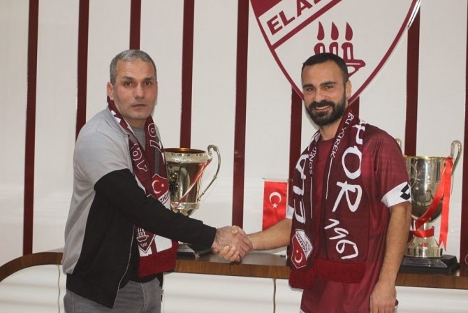 Elazığspor, Yeni Transferlerine İmza Töreni Düzenledi
