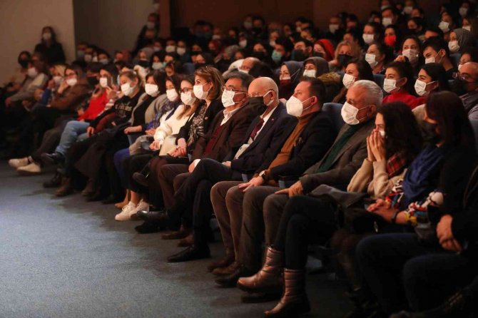 Yenimahalle Belediyesi Tiyatro Festivali Başladı