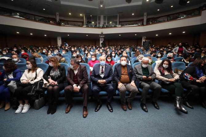 Yenimahalle Belediyesi Tiyatro Festivali Başladı