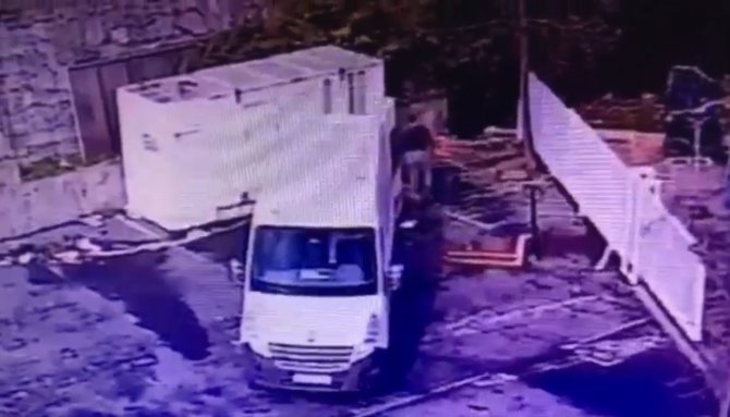 İ̇stanbul’da İlginç Hırsızlık: Parasını Alamayınca Çalıştığı Firmanın Meyve Kasalarını Çaldı