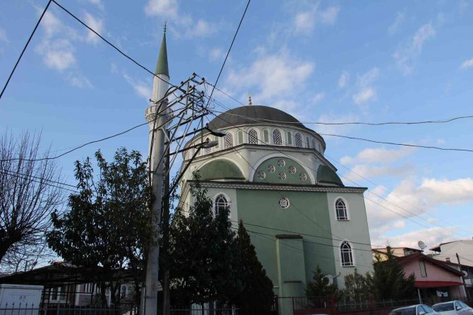 İ̇ş İnsanı, Cuma Namazı Çıkışı Silahlı Saldırıya Uğradı