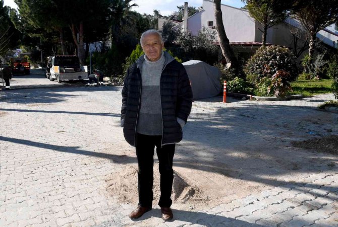 Kuşadası’nda Yol Çalışmaları Devam Ediliyor