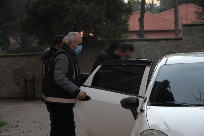 Kiralık Otomobille Uyuşturucu Sevkiyatı Polise Takıldı