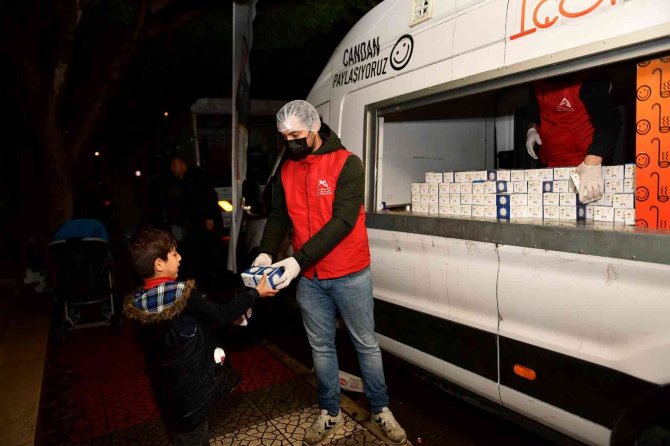 Mersin’de 20 Bin Kandil Simidi Dağıtıldı