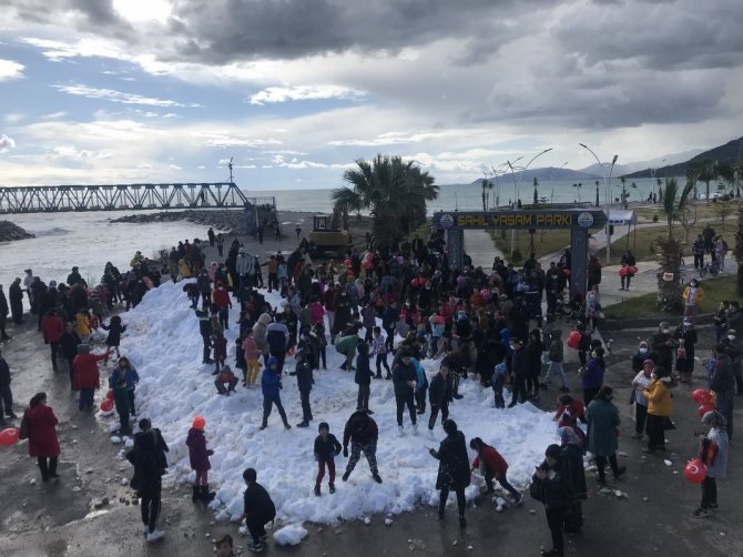 Bozyazı’da Kar Şenliği
