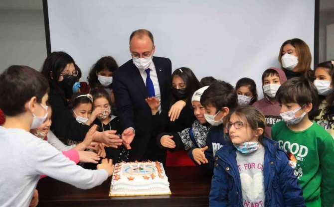 Atölye Etkinlikleri Çocuklara Farklı Bir Tatil Yaşattı