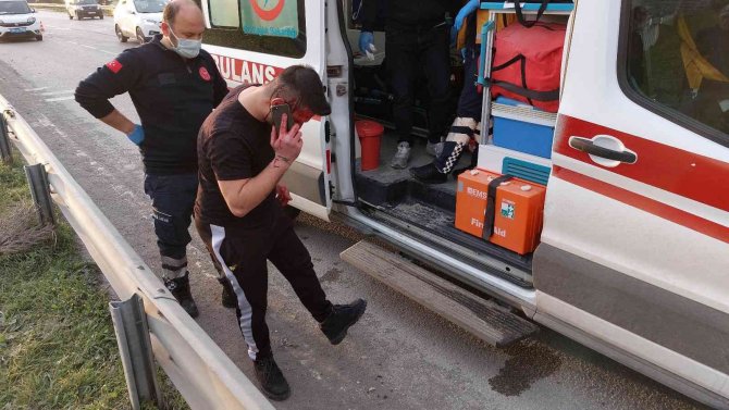 Kazada Kanlar İçinde Kalan Sürücü Ayakkabısı Çamurlu Olduğu İçin Ambulanstan İndi